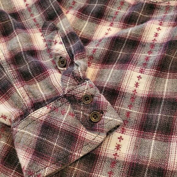 Sonoma medium womens button down shirt - Picture 4 of 11